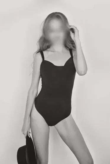 Anja, 40