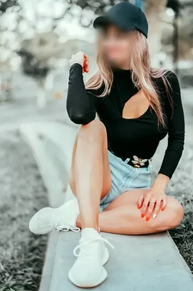 Ela, 28