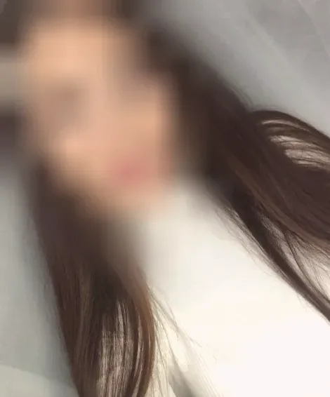 Emma, 27