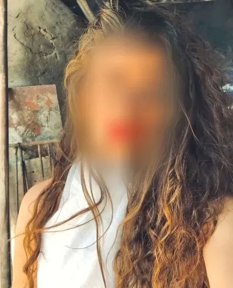 Marina, 32