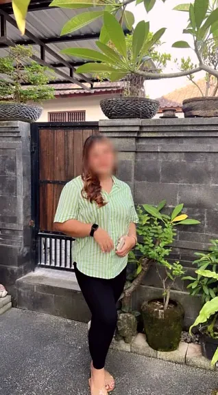 Nadja, 39