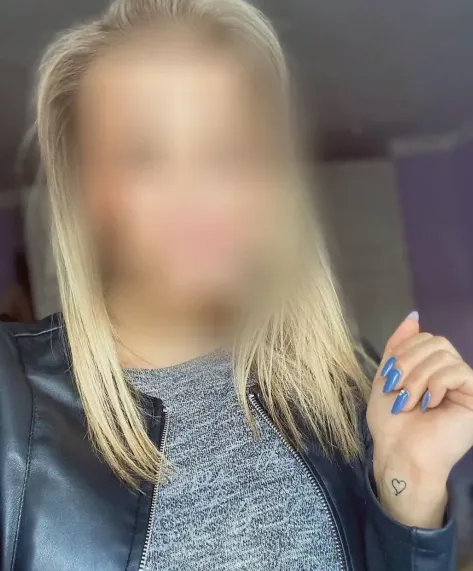 Yvonne, 21